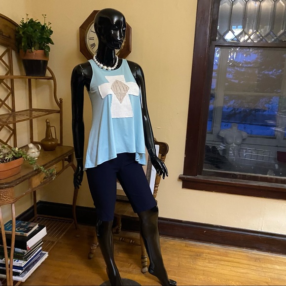 Lost Petals Linen artsy, BoHo top! - Picture 2 of 10